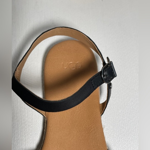 UGG Black Larisa Sandal Sz 40.5 - Picture 4 of 5